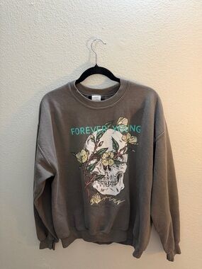 Skull Floral Graphic Crewneck Sweatshirt Size L